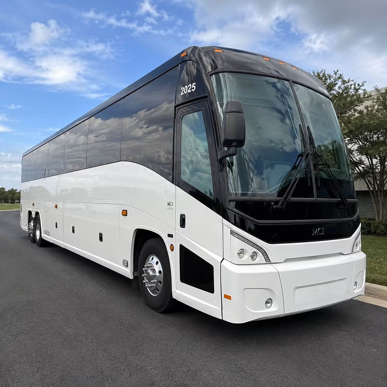 lakecharlescharterbuscompany com puts casino and hospitality employees on the right shuttle